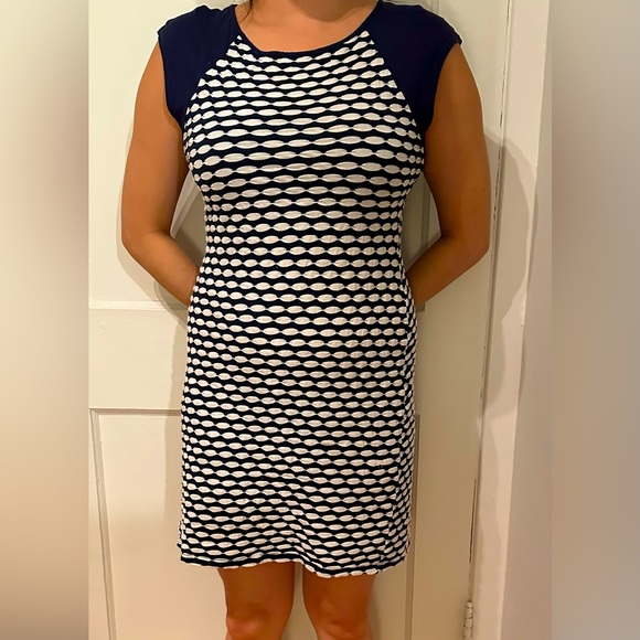 Arianne Dresses & Skirts - Cute blue and white dress 🌚